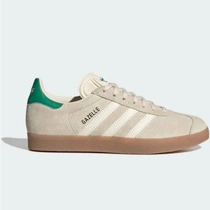 NWT Adidas Gazelle in Wonder White